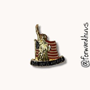 God Bless America Statue of Liberty Flag Lapel Pin